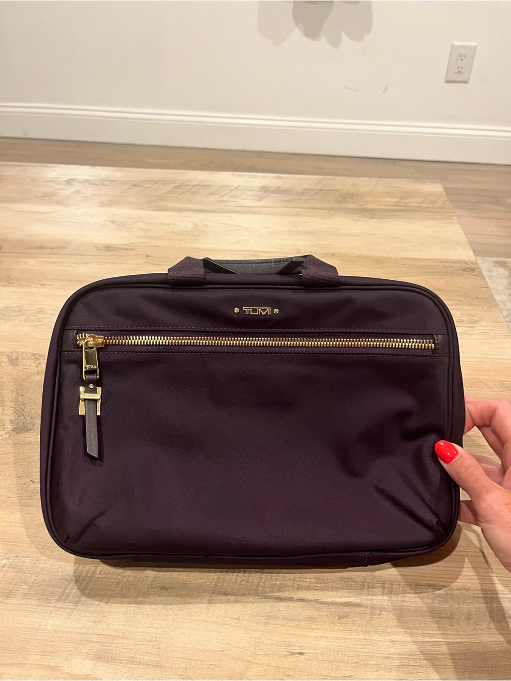 Tumi Eggplant color Nylon hanging travel toiletry Bag with Gold Zipper - Picture 2 of 15